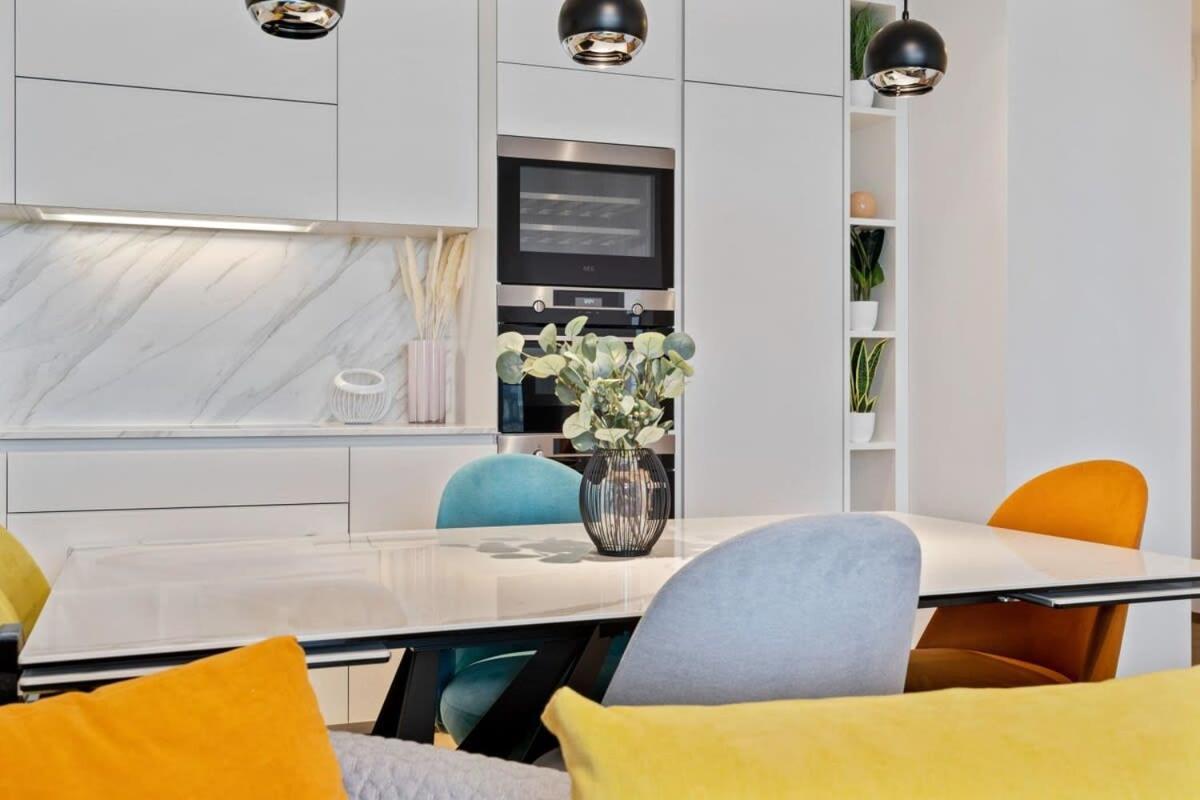 Stylish And Luxurious With Pool & Gym Apartment Luxemburg